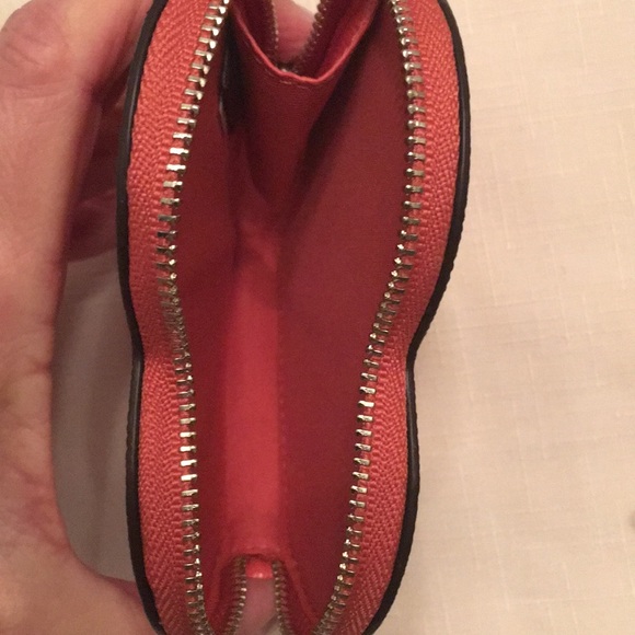 NWT Coach Heart Shaped Coin Case - Picture 4 of 5
